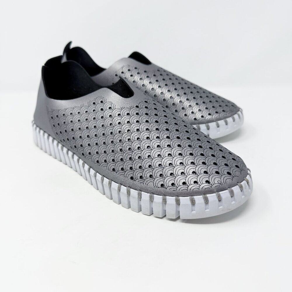 Ilse Jacobsen Metallic Silver Leather Tulip Slip On Sneakers Women's Size 10 EUC
